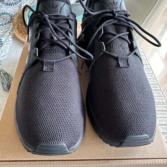 adidas Black Sneakers with Breathable Upper and Sleek Design - Picture 2 of 4